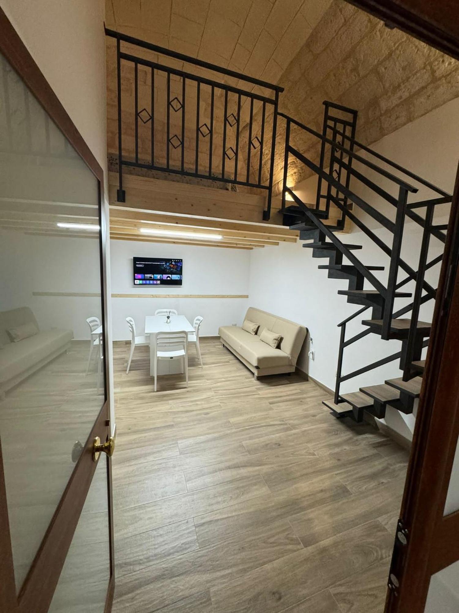 La Maison Di Anto' Bari Bagian luar foto